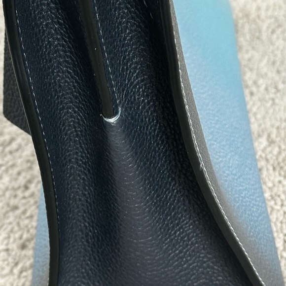 Coach , mixed blues, zippered closure - Picture 13 of 17